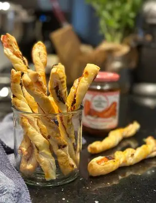 Ricetta Grissini sfogliati con pomodori essiccati Le Conserve della Nonna di lucia.pavanastolfo