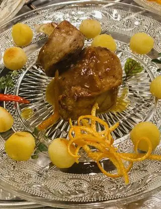 Ricetta Filetto di maiale agli agrumi con miele paprika e pomme parisienne aglio e rosmarino di lucia.pavanastolfo