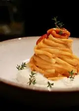 Ricetta Linguine crema di peperoni profumata all’aglio e timo , i suoi filetti marinati e stracciatella