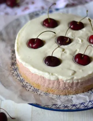 Ricetta Cheesecake alle ciliegie di ricettedimaria