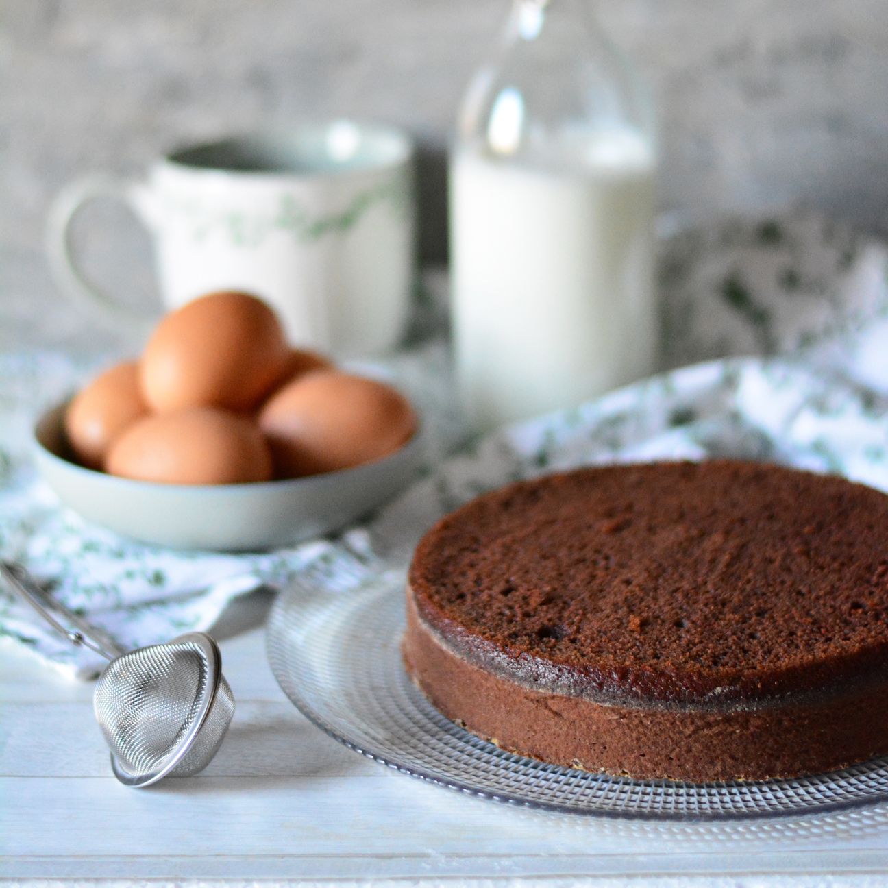 Torta al cacao al latte caldo