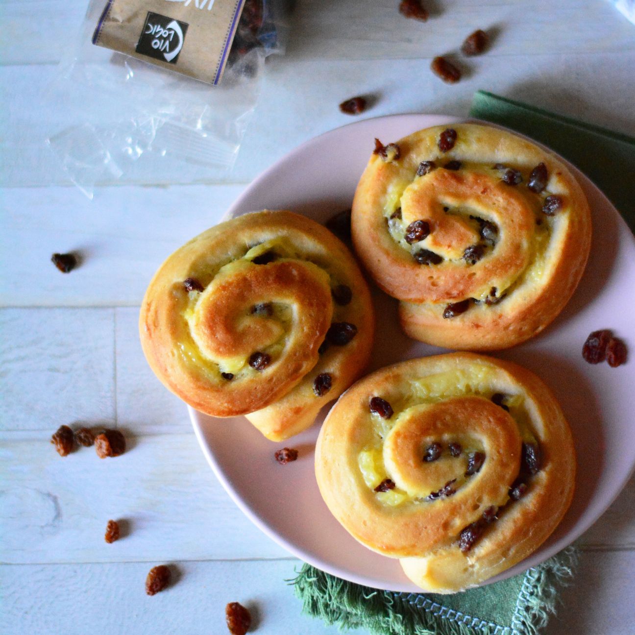 Girelle Danesi alla crema e uvetta