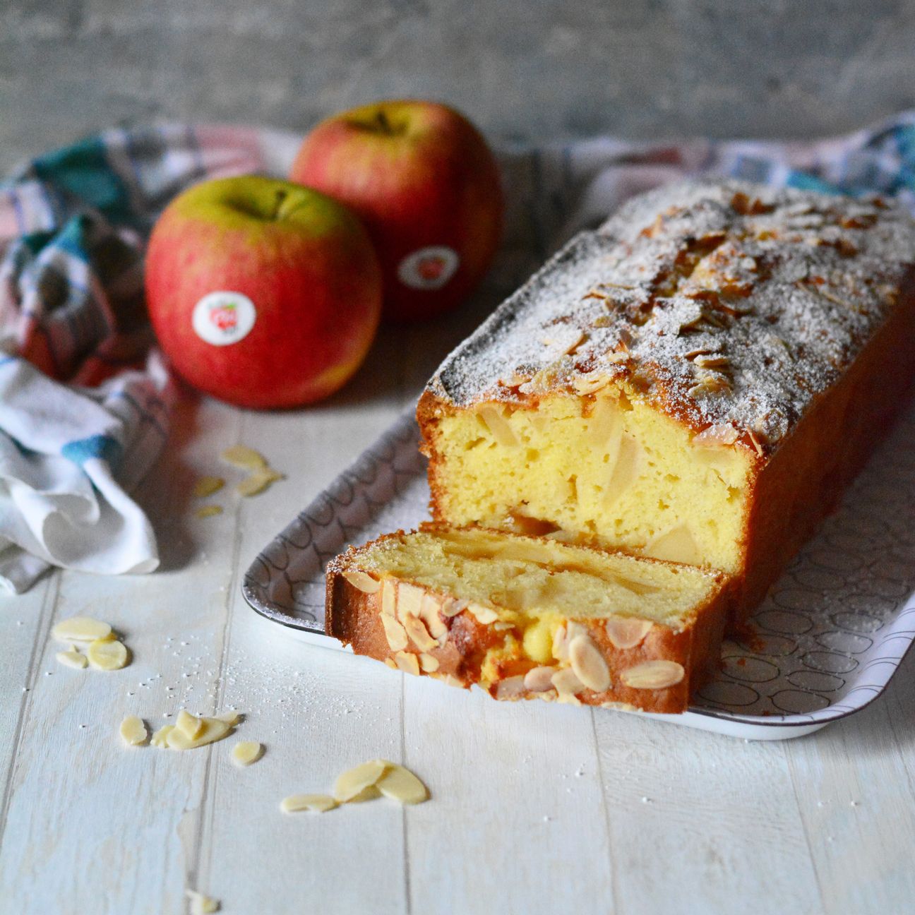 Plumcake mele e marmellata