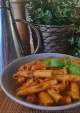 Ricetta Ziti spezzati con sugo,melanzane e provola affumicata