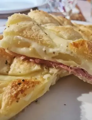 Ricetta Sfogliata rustica con patate prosciutto e provola di Briciole_di_mollica