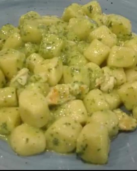 Gnocchetti di patate con pesto e gamberi