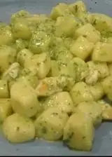 Ricetta Gnocchetti di patate con pesto e gamberi