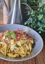 Ricetta Trofiette con zucchine, speck e crema di zafferano