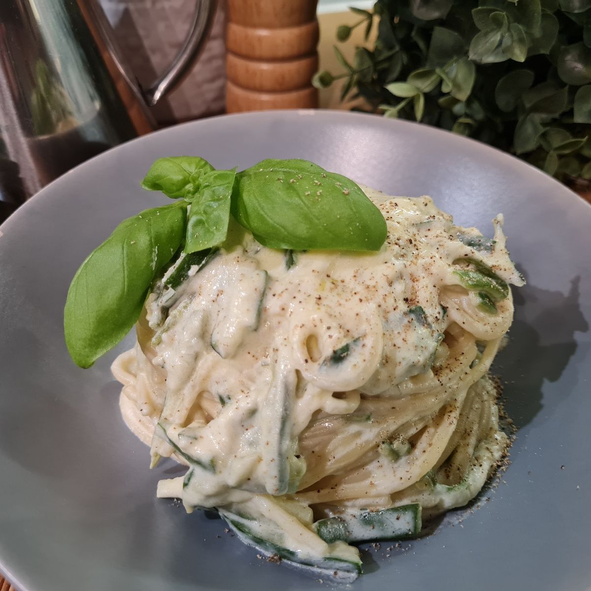 Spaghetti zucchine e panna