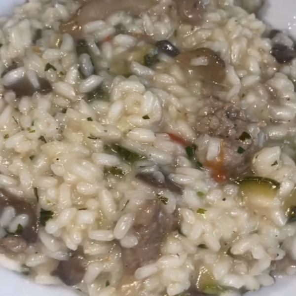Risotto con Funghi Porcini,salsiccia e zucchine Al.Ta Cucina maria2023