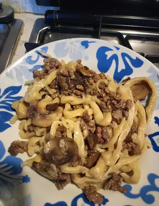 Ricetta Fettuccine macinato e funghi di elvira.gengaro