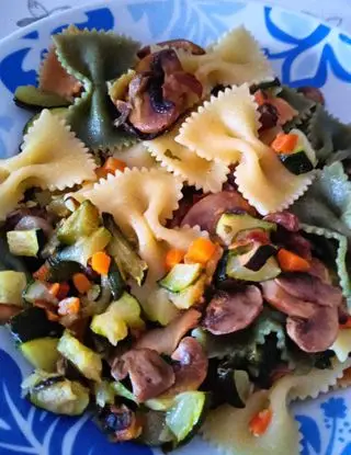 Ricetta Farfalle zucchine e funghi di elvira.gengaro