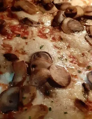 Ricetta Pizza con funghi di elvira.gengaro