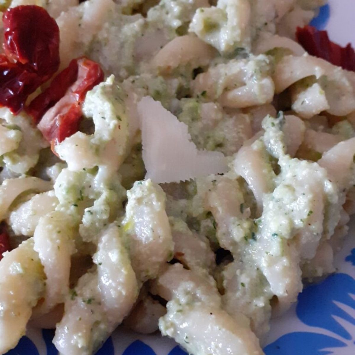 Trottole con sugo di zucchine