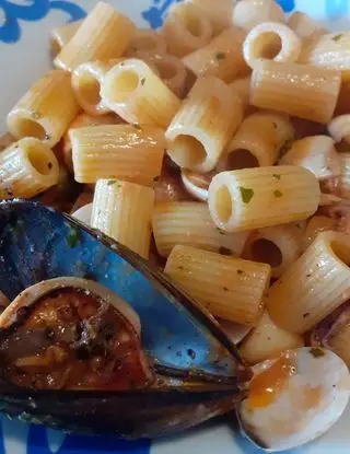 Ricetta Mezzi rigatoni allo scoglio di elvira.gengaro