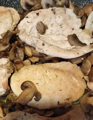 Ricetta Petto di pollo con funghi di elvira.gengaro