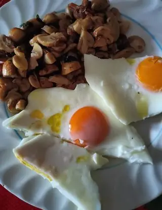 Ricetta Uovo all' occhio di bue con funghi di elvira.gengaro
