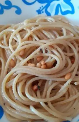 Ricetta Spaghetti noci e pinoli di elvira.gengaro