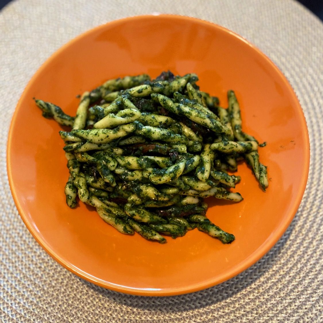 Pasta alla crema di spinaci e guanciale
