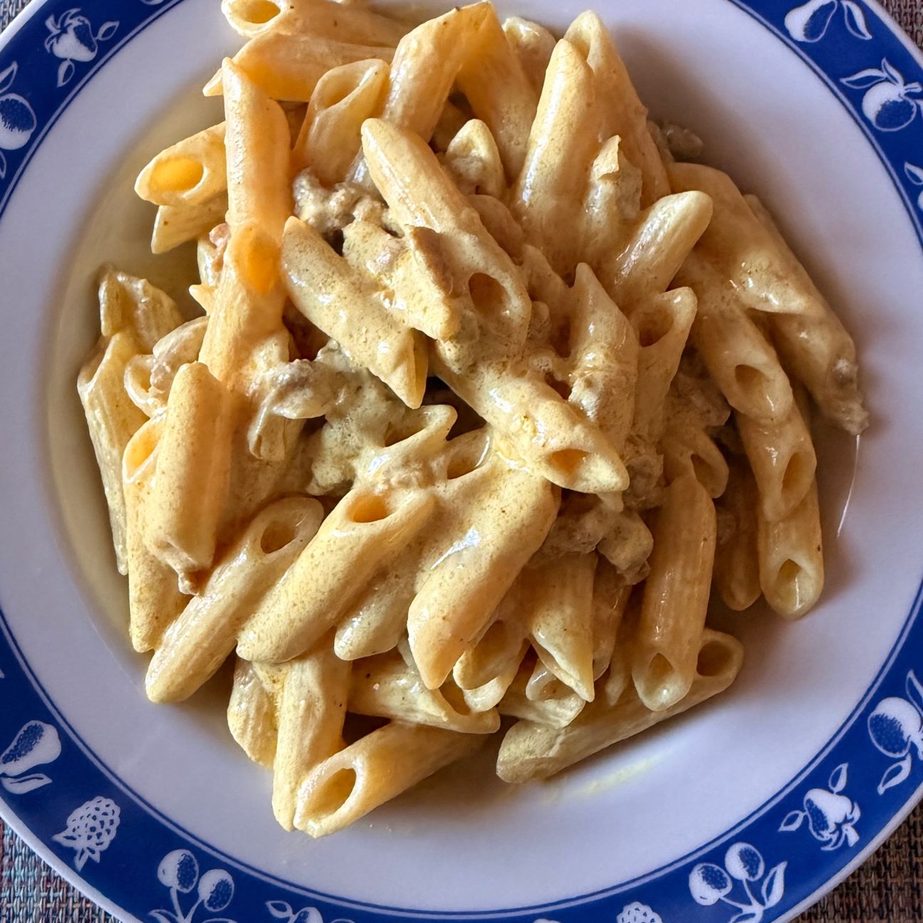 Penne salsiccia, panna e curry