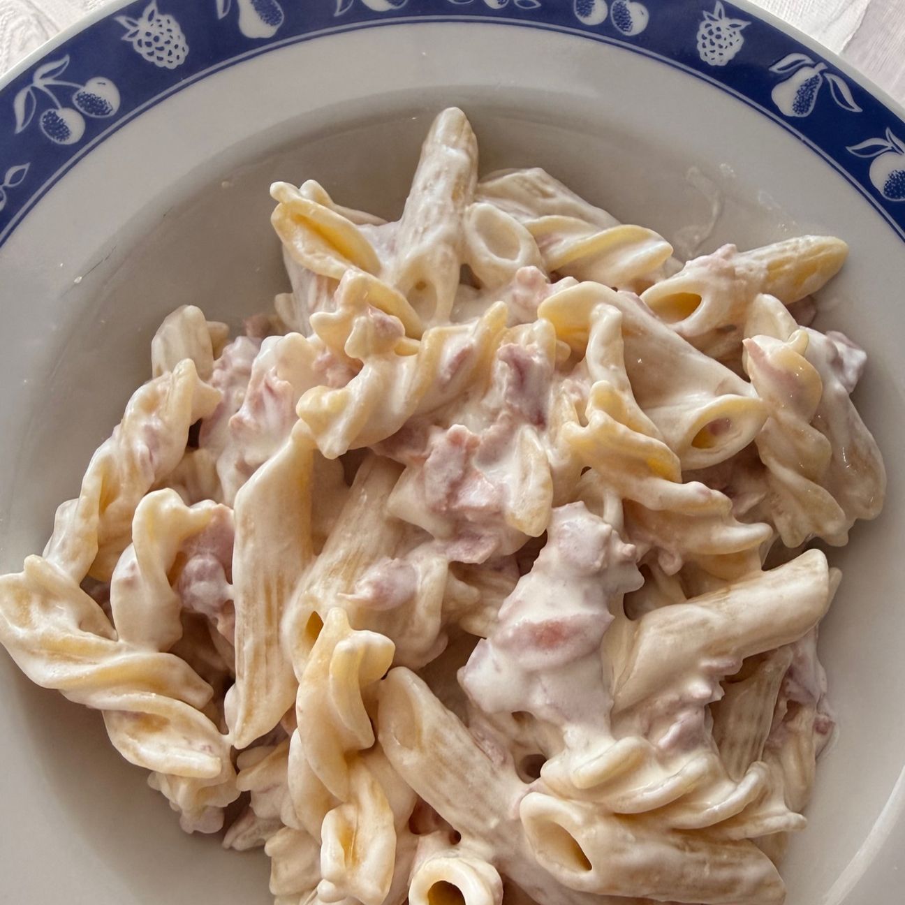 Penne prosciutto e panna