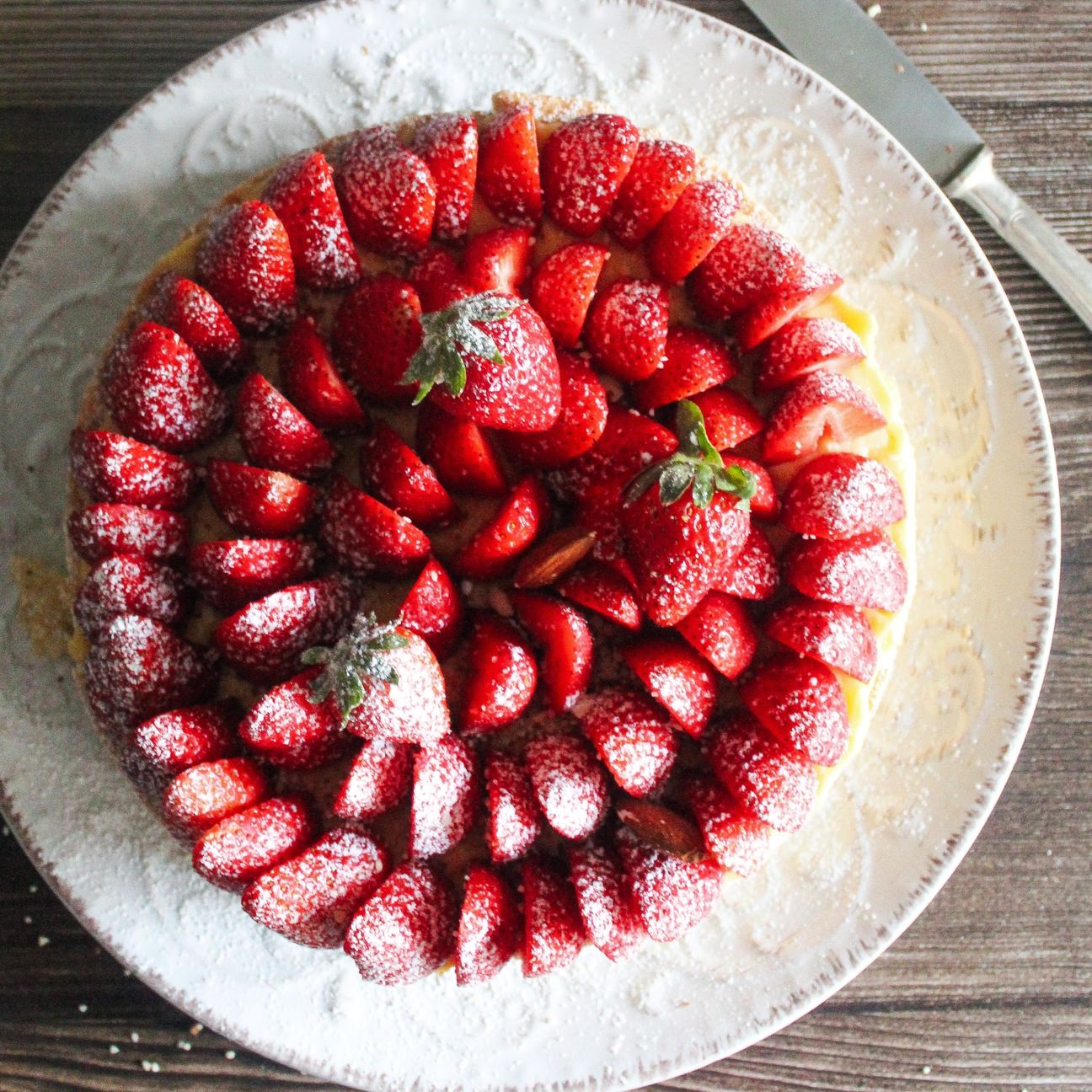 Crostata di fragole con frangipane alle mandorle