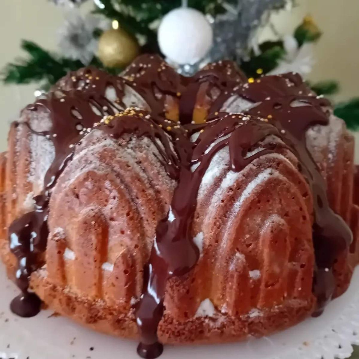 Ciambella al arancia e cioccolato