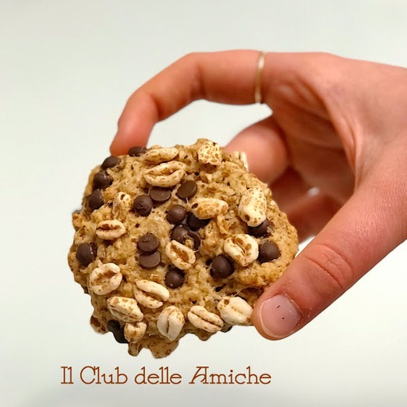 Biscotti al farro soffiato e cioccolato