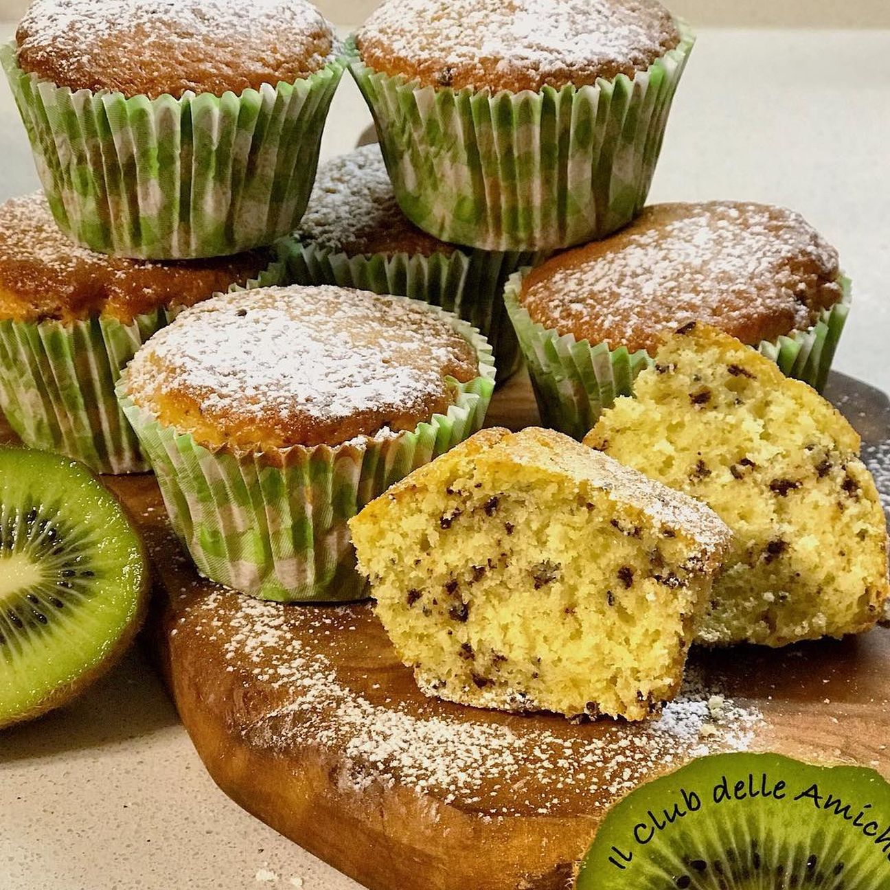 Muffin al kiwi senza burro e senza latte