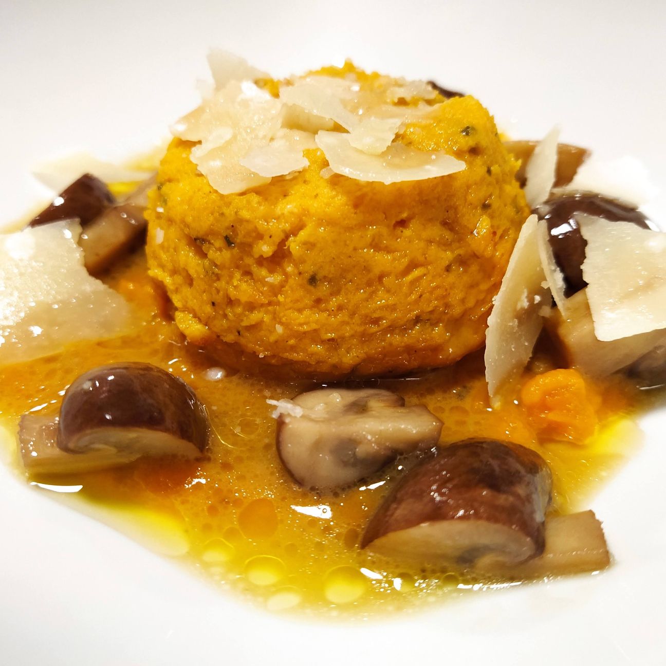 Flan di zucca con crema ai funghi