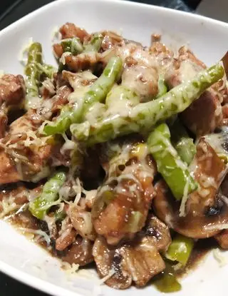 Ricetta Pollo al vino rosso con funghi e fagiolini di incucina_consabrina