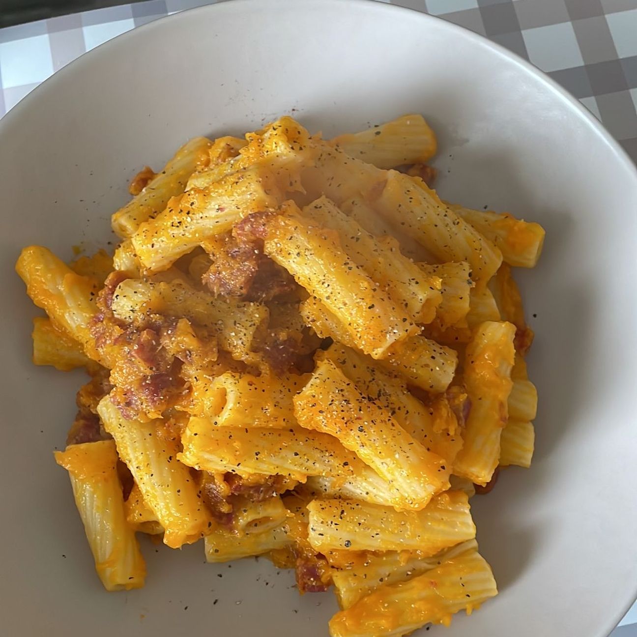 Tortiglioni crema di zucca e salsiccia