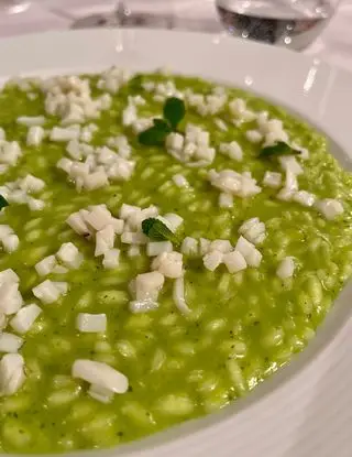 Ricetta risotto con crema di piselli alla menta e calamaro al lime di notbadfood.alessandroosnaghi