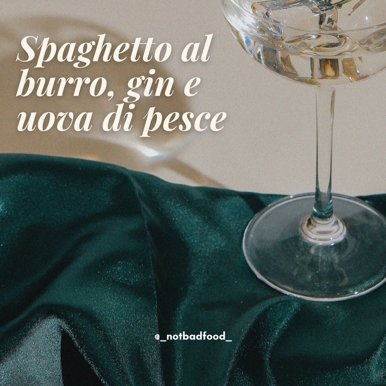 spaghetti al burro, gin e uova di pesce