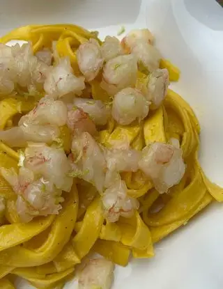 Ricetta Tagliatelle con fichi d'india e tartare di gamberi al lime di notbadfood.alessandroosnaghi