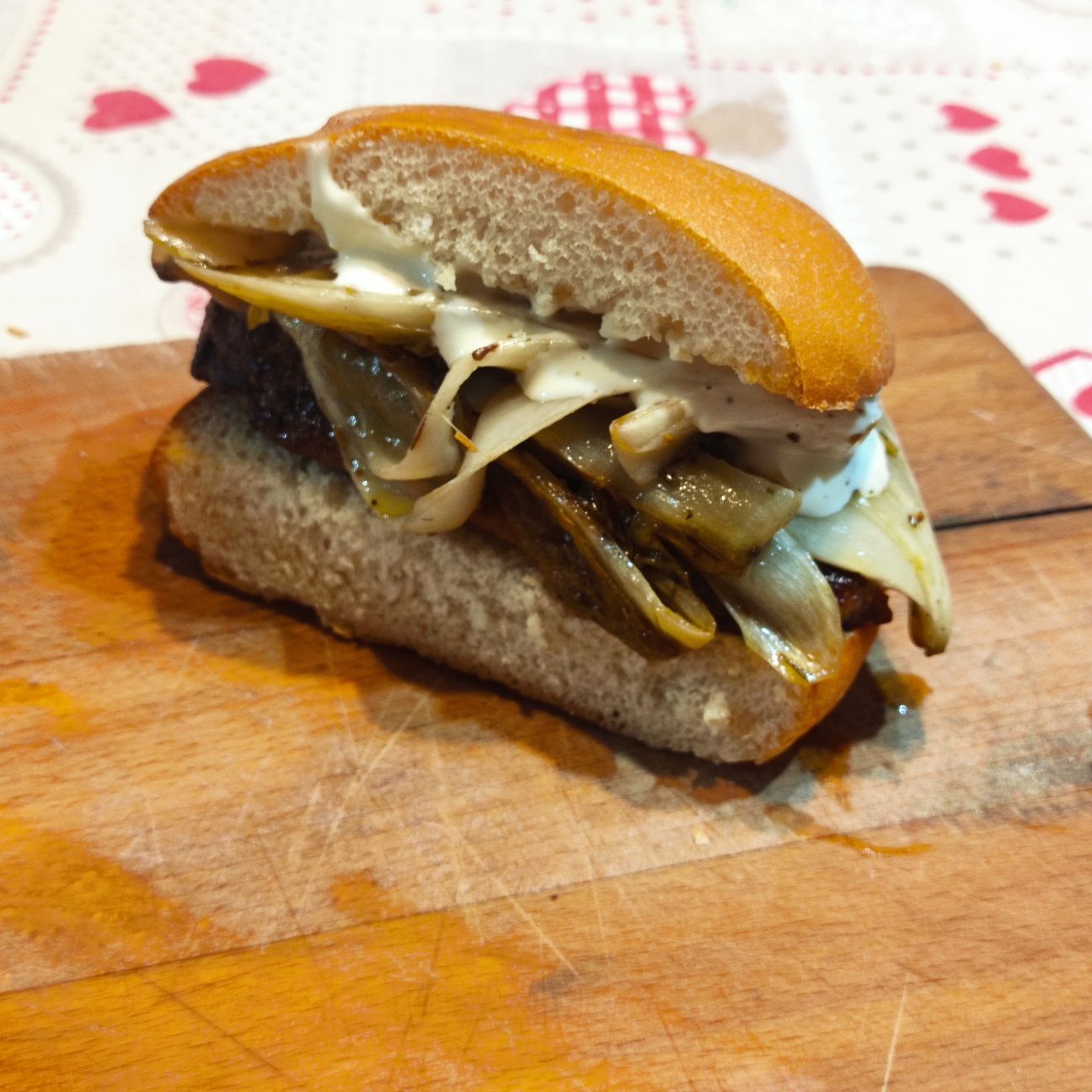 Panino con Salamella, Indivia belga al forno e Maionese alla Birra