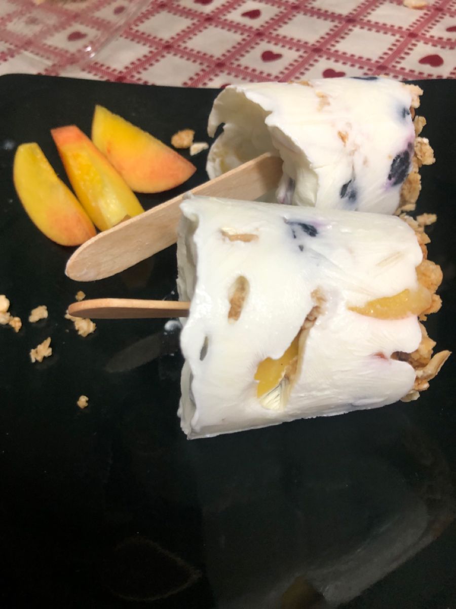 Ghiaccioli allo yogurt con frutta