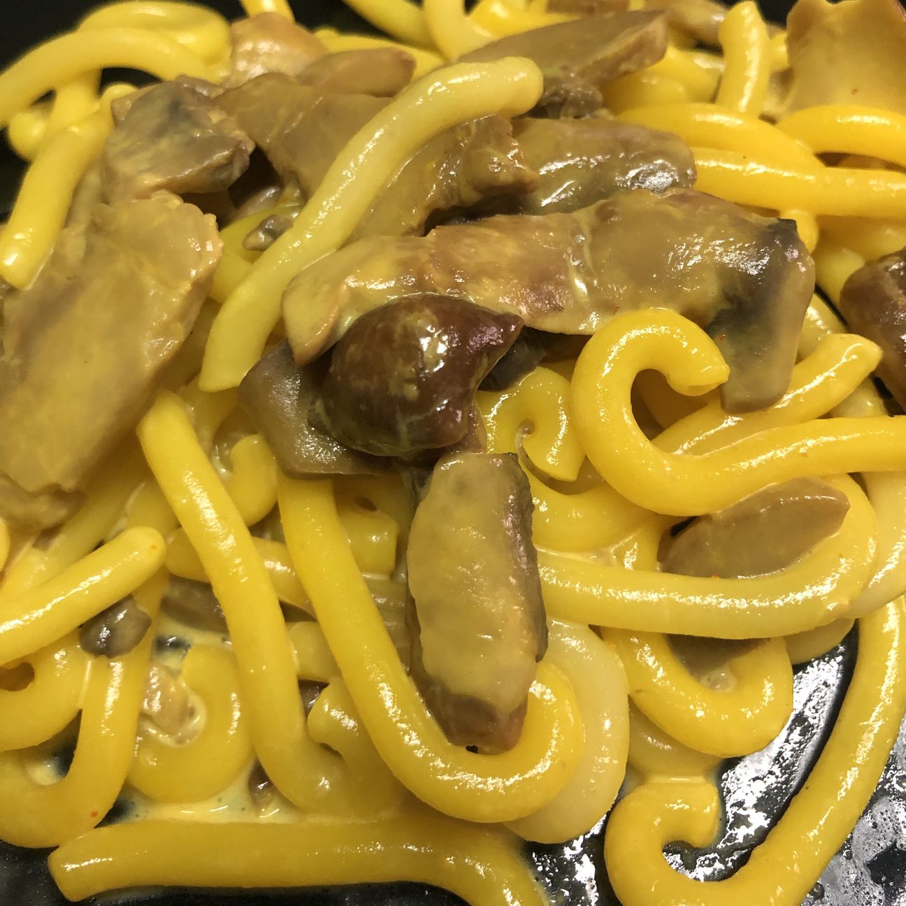 Gramigna con funghi e zafferano
