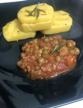 Ricetta Chips di polenta con ragù di funghi e piselli di zanolibarbara67