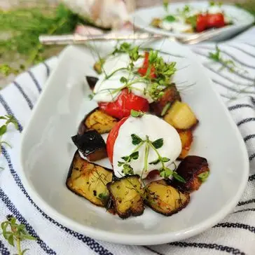 Ricetta Ciliegino in agrodolce con melanzane a funghetto e stracciatella pugliese di _paola_catalano