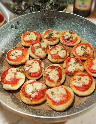 Ricetta Pizzette margherita (in padella) di _paola_catalano