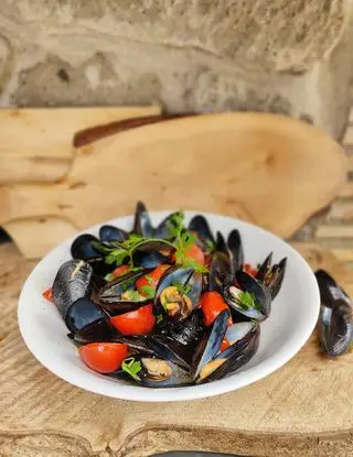 Ricetta Cozze pomodorini e prezzemolo di _paola_catalano