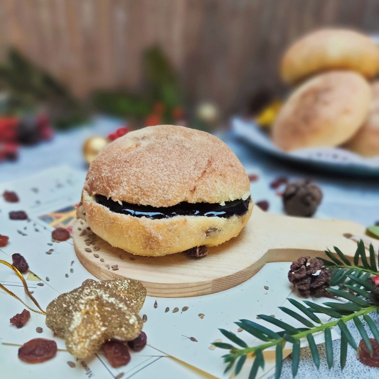 Muffolette con semi di anice e uvetta