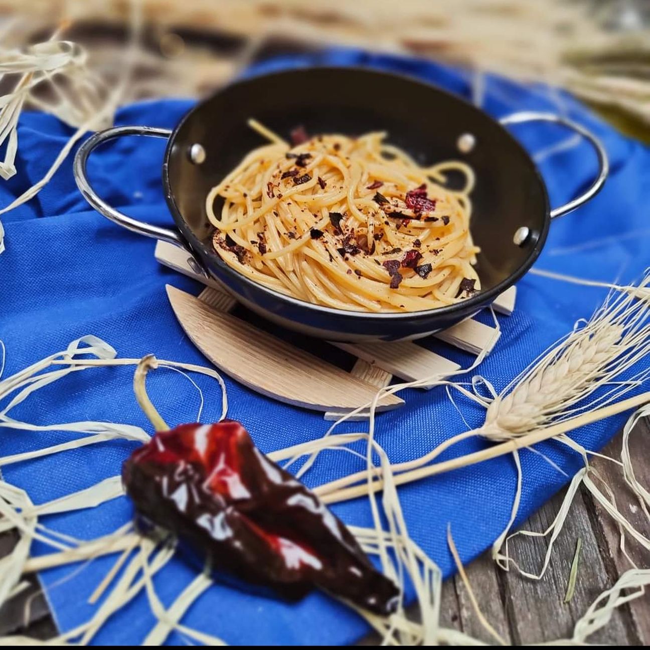 Spaghetti cacio e pepe e peperone crusco