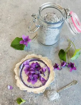 Ricetta Zucchero alle violette di _paola_catalano