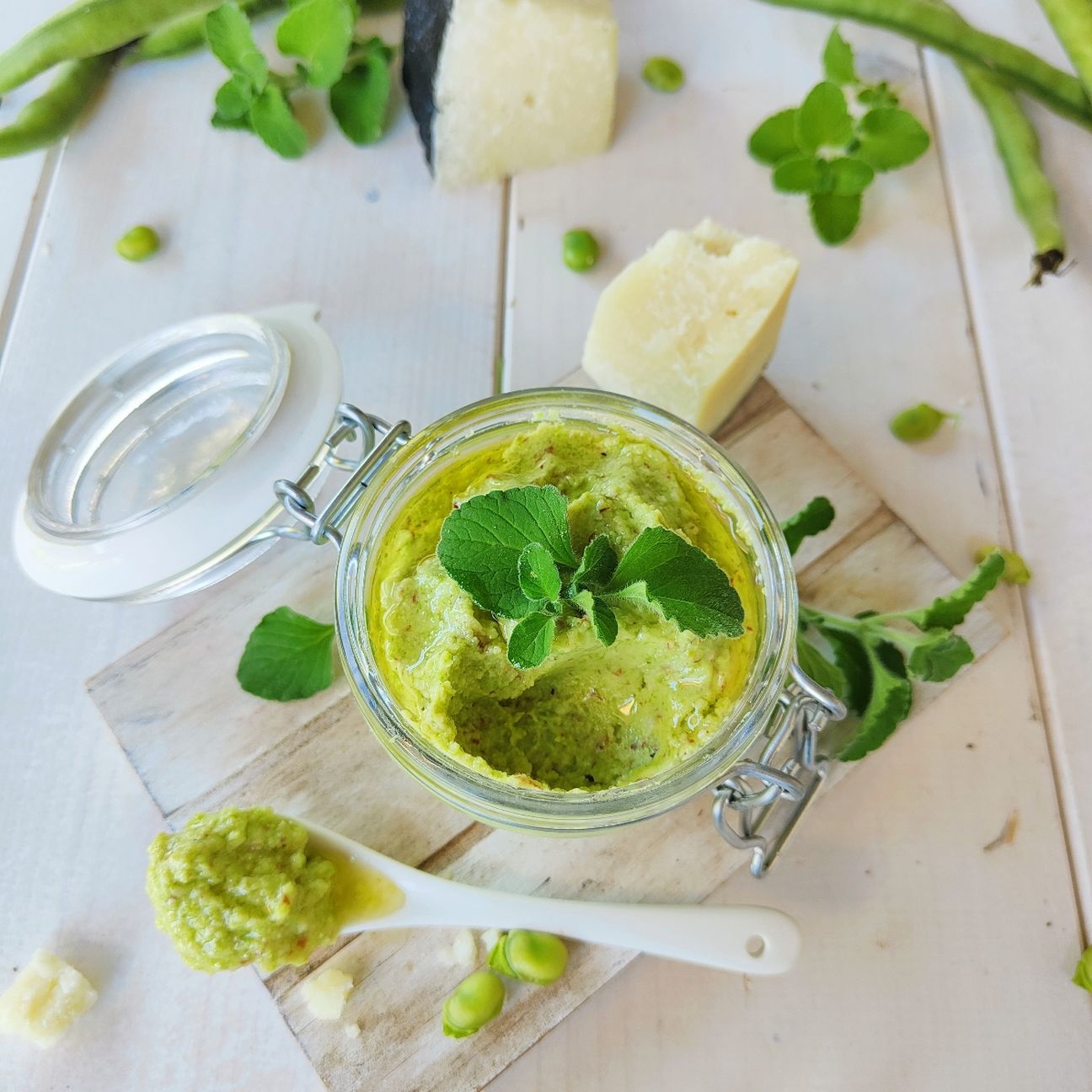 Pesto di fave e pecorino