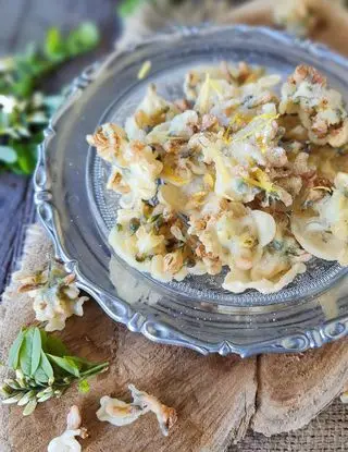 Ricetta Frittelle di fiori di Robinia di _paola_catalano