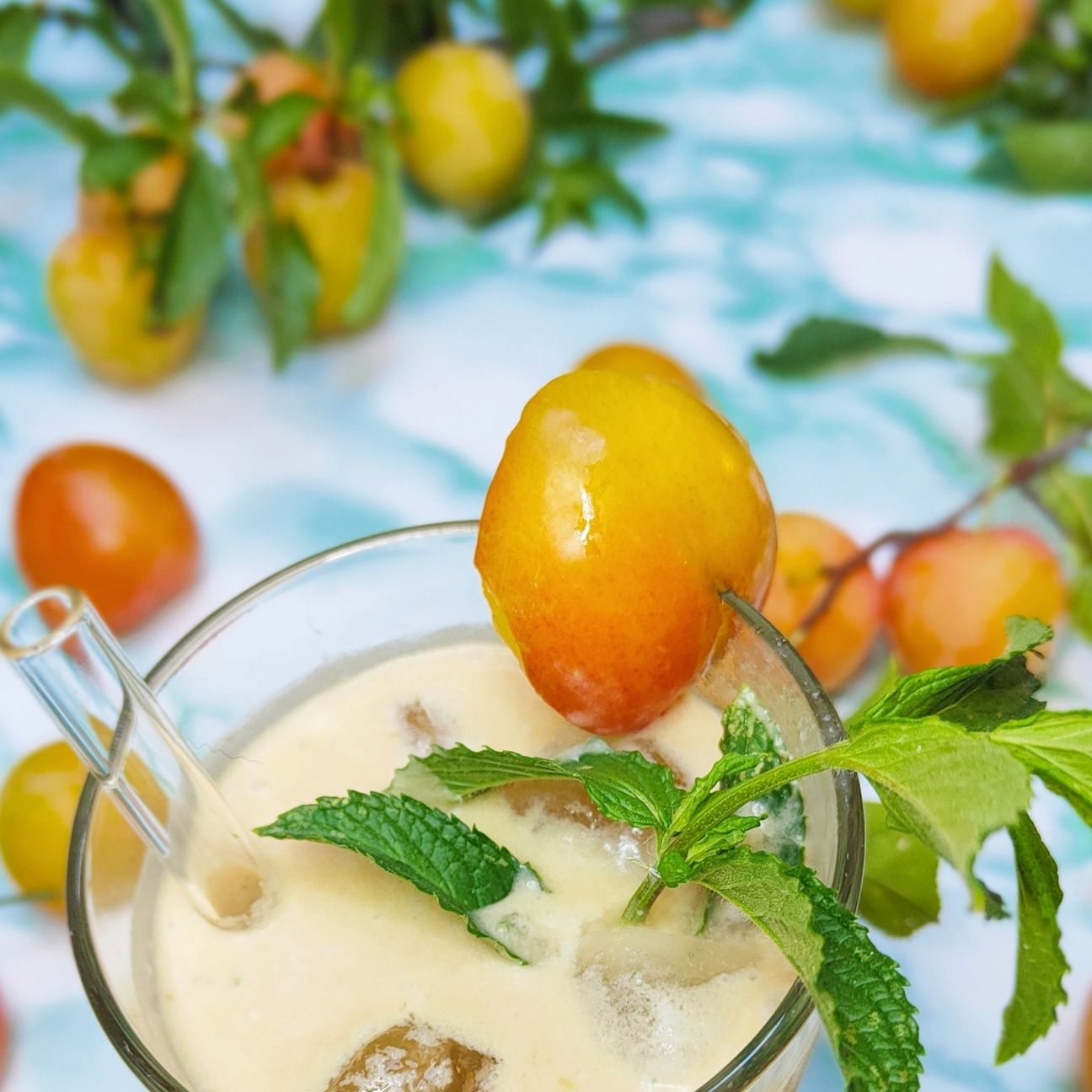 Smoothie prugne e latte di cocco