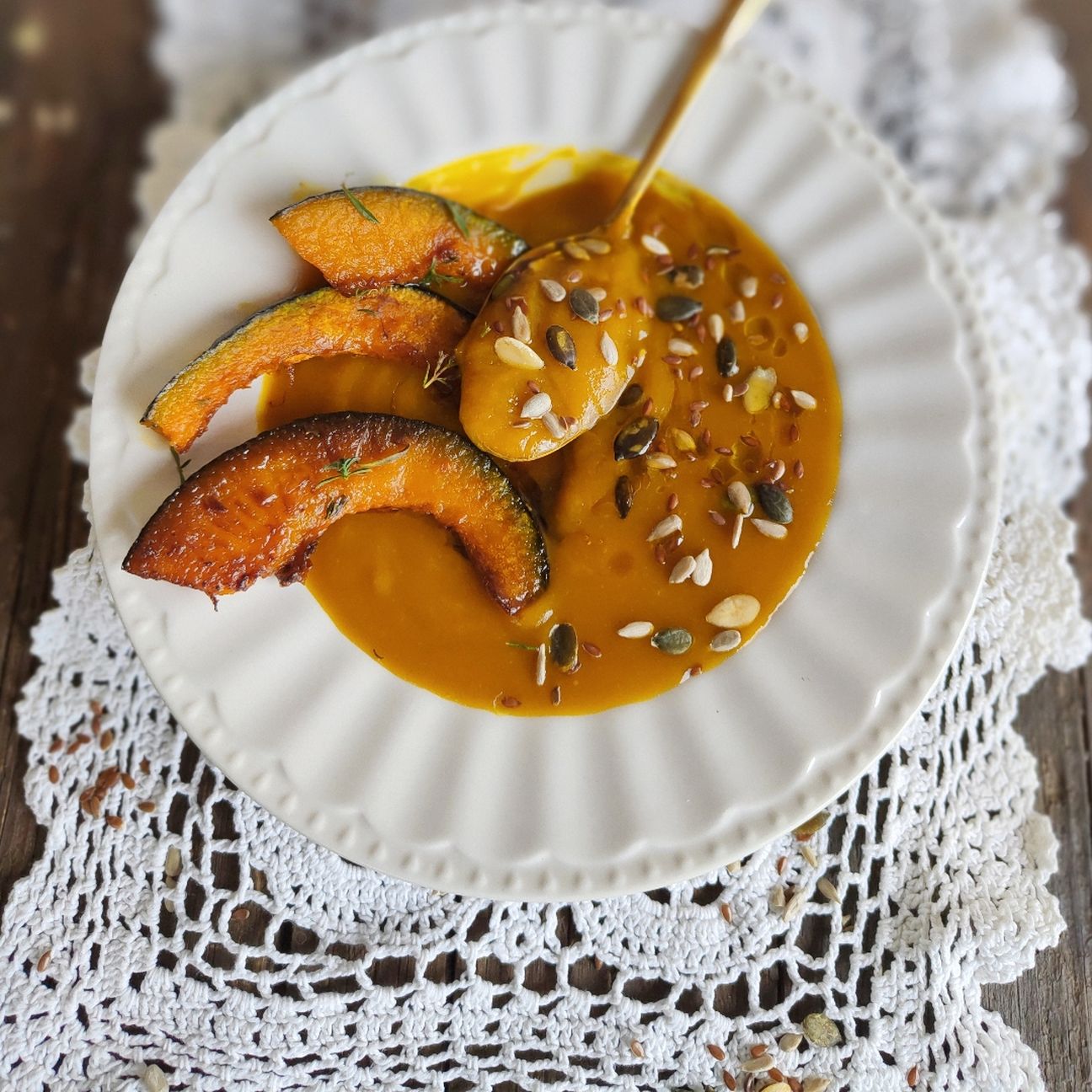 Vellutata di zucca con semi misti