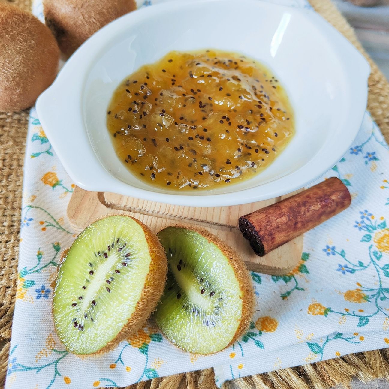 Confettura di kiwi, limone e cannella